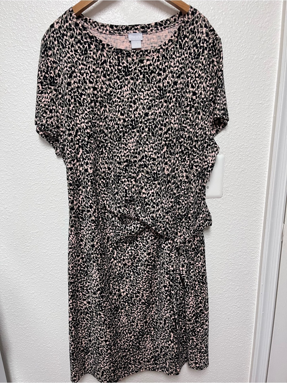 Chico's CHEETAH Print Dress 3 XL Twist Front Ruched Stretch A-Line Knee